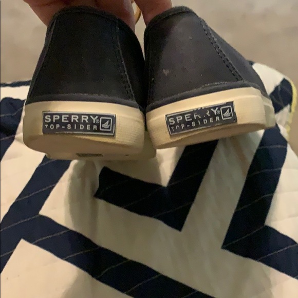 Women’s Navy Sperry Shoe - Picture 2 of 5